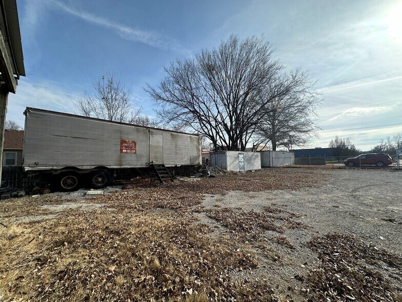 More Photos Of 205 E Green St, Clinton Storefront For Sale