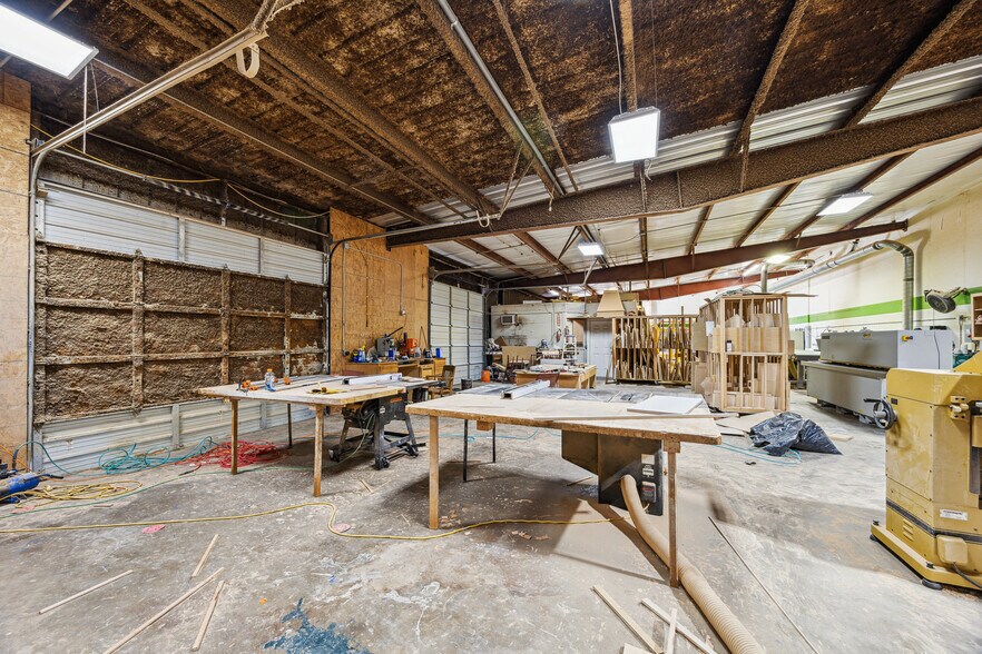 More Photos Of 5641 Wayside Dr, Houston Manufacturing For Sale