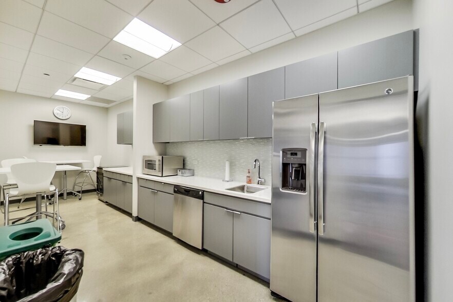 More Photos Of 455 N Cityfront Plaza Dr, Chicago Office For Lease