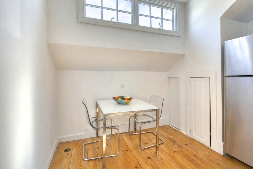 More Photos Of 23 Bridge St, Sag Harbor Freestanding For Sale