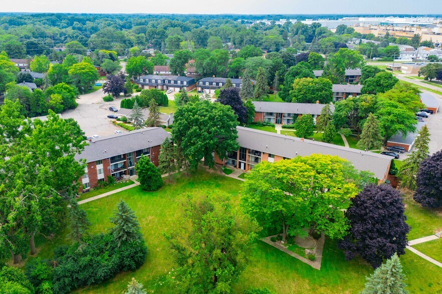 More Photos Of 3651 Balfour Ct, Flint Multifamily For Sale