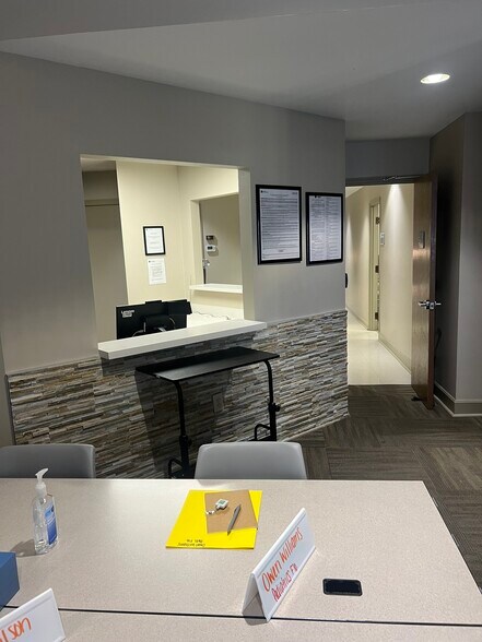 More Photos Of 230-236 Thomas More Pky, Crestview Hills Medical For Lease