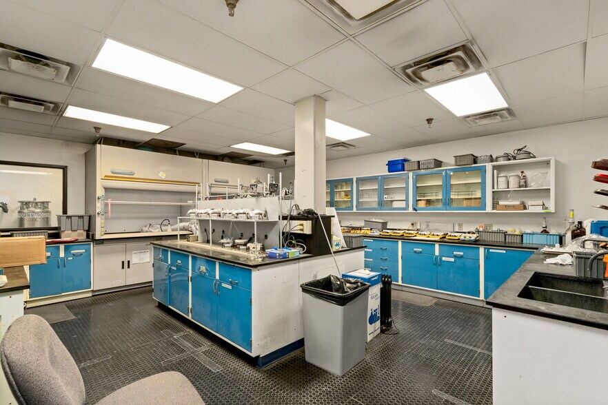 More Photos Of 225 Commerce Dr, Fort Collins Warehouse For Sale