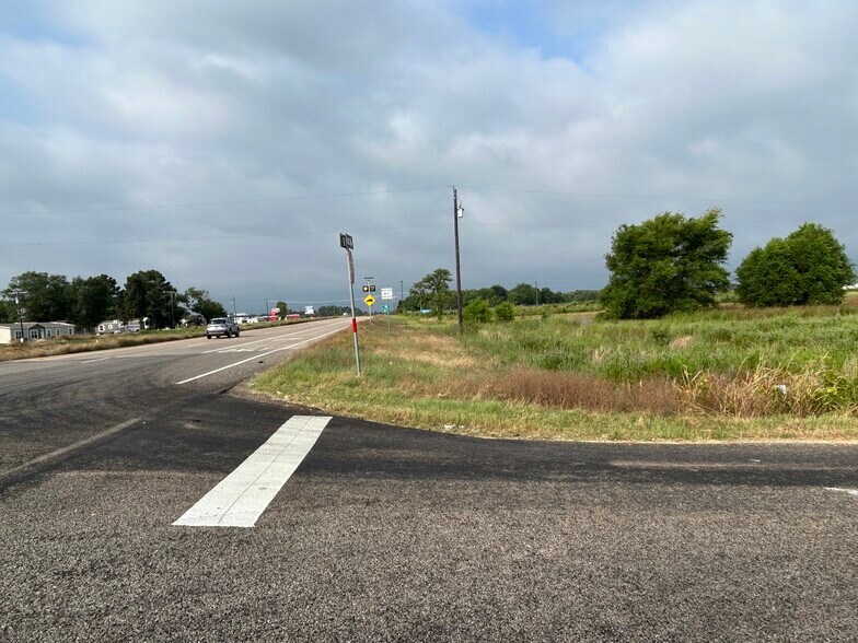More Photos Of South US Hwy 79/84, Palestine Land For Sale
