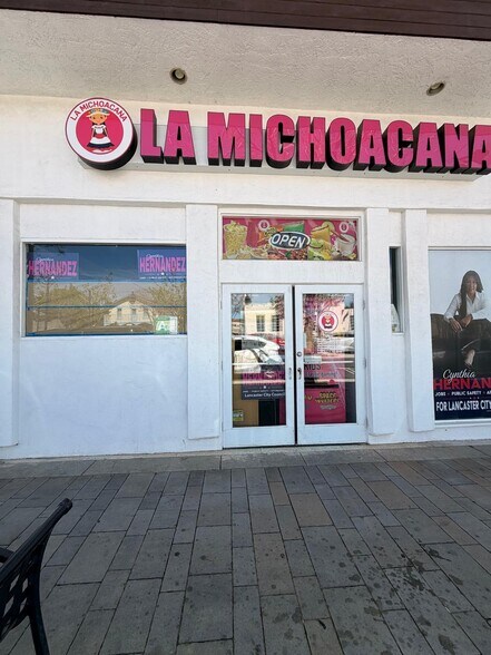 More Photos Of 566 W Lancaster Blvd, Lancaster Office For Sale