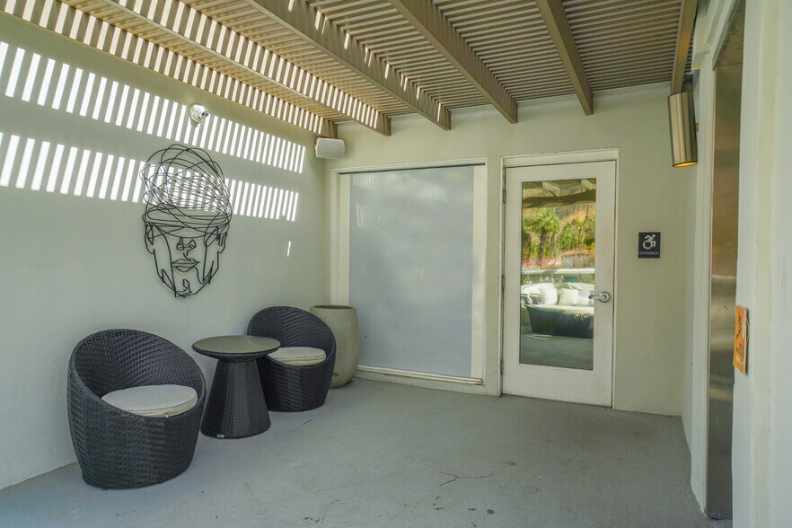 More Photos Of 353 S Palm Canyon Dr, Palm Springs Medical For Sale