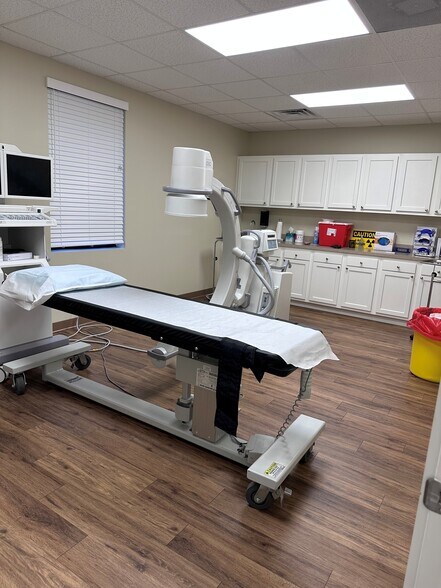 More Photos Of 3599 University Blvd S, Jacksonville Office For Sale