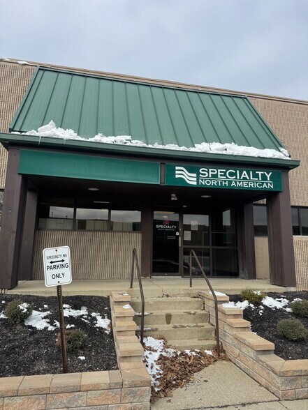 Primary Photo Of 400 E Wilson Bridge Rd, Worthington Research And Development For Lease