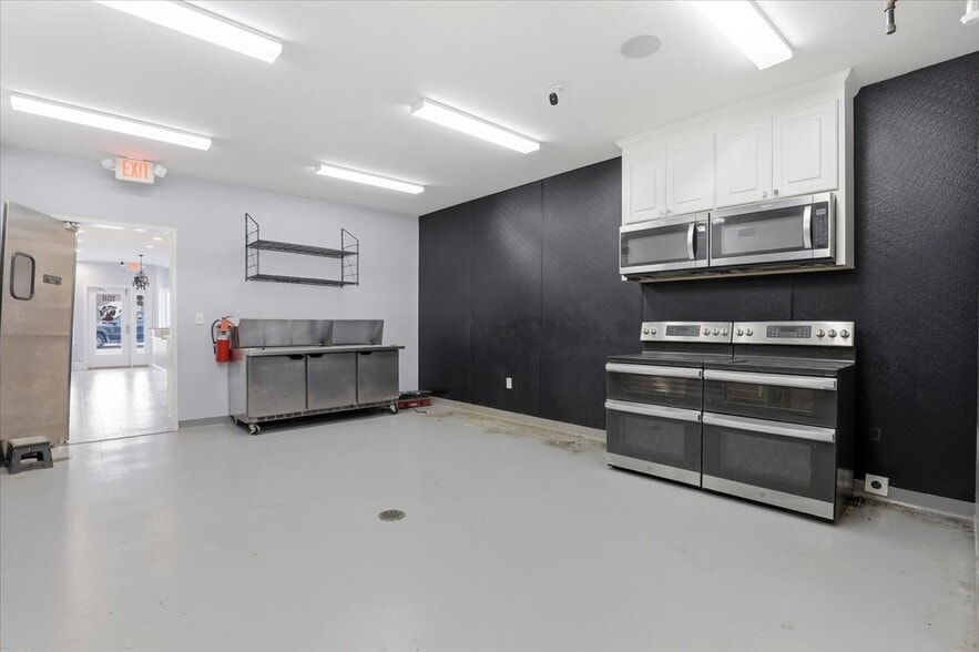 More Photos Of 108 S Pine St, Princeton Storefront Retail Office For Sale