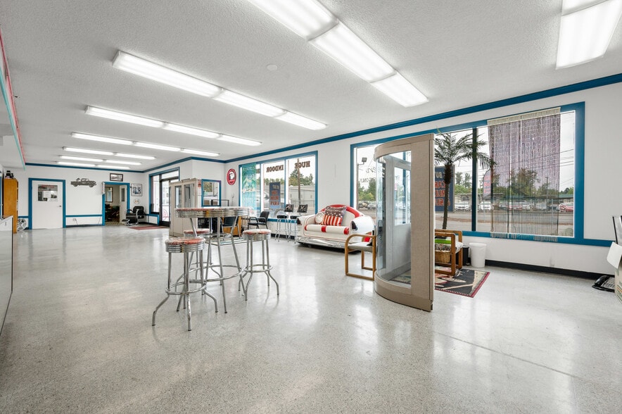 More Photos Of 3521 Franklin Blvd, Eugene Auto Dealership For Sale