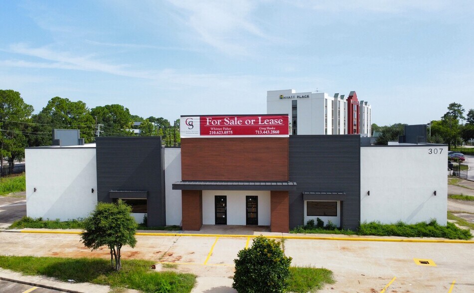 Primary Photo Of 307 N Sam Houston Pky W, Houston Storefront For Sale