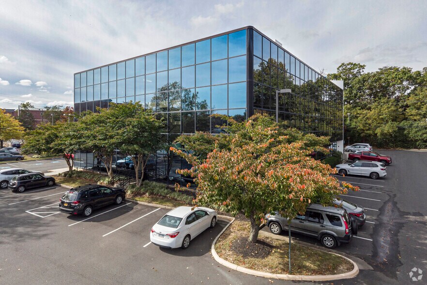 More Photos Of 5400 Shawnee Rd, Alexandria Office For Lease