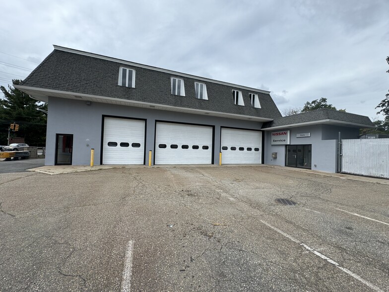 Primary Photo Of 805 Lafayette Ave, Hawthorne Auto Repair For Lease