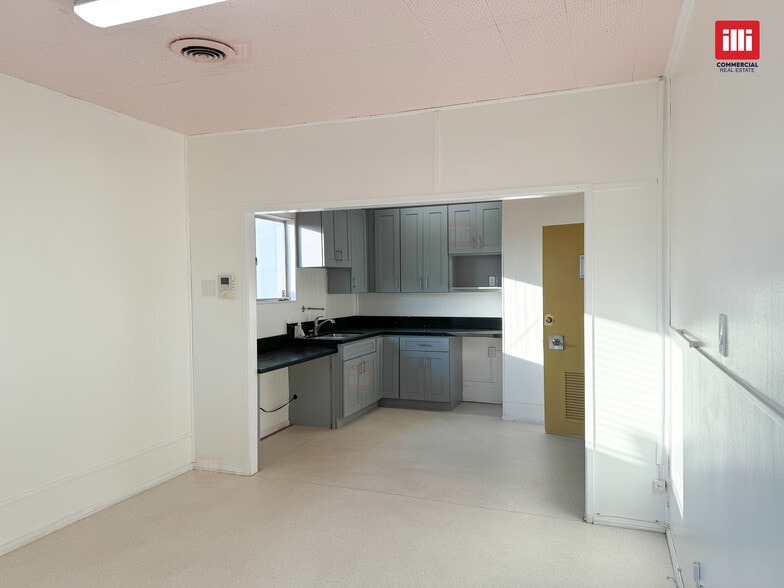 More Photos Of 8230 Beverly Blvd, Los Angeles Office For Lease