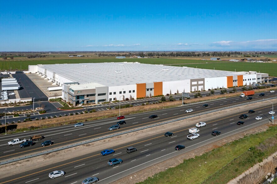 More Photos Of 1150 E Arbor Rd, Tracy Warehouse For Lease