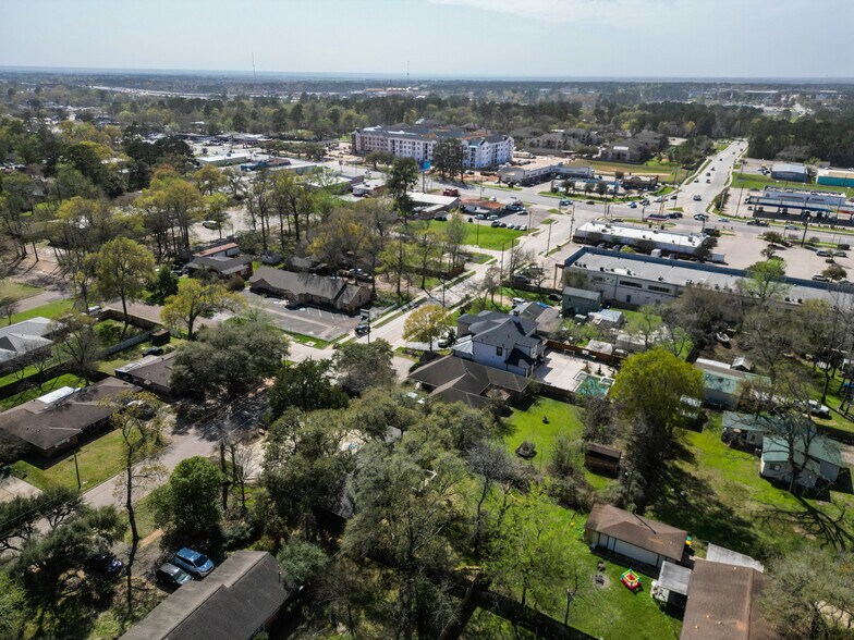 More Photos Of 408 Wilson Rd, Conroe Loft Creative Space For Lease