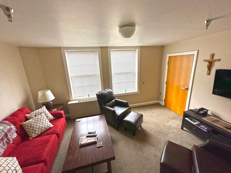More Photos Of 831 Varnum St NE, Washington Dormitory For Sale