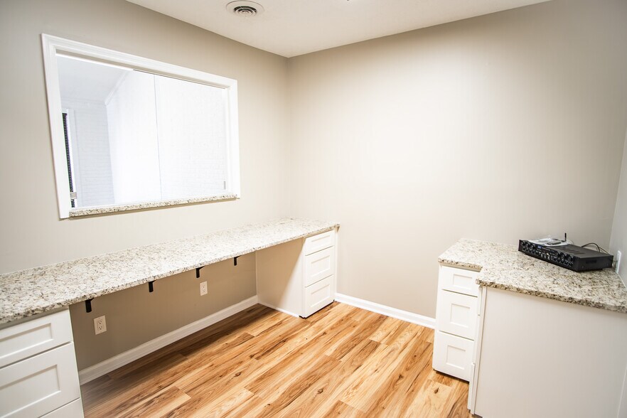 More Photos Of 508 Scarboro Ln, Oak Ridge Medical For Lease