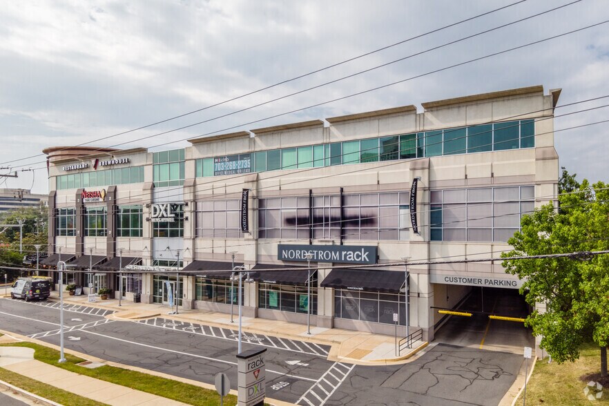 More Photos Of 8027 Leesburg Pike, Vienna Freestanding For Lease