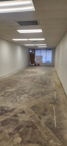 More Photos Of 10389-10409 W Pleasant Valley Rd, Cleveland Unknown For Lease