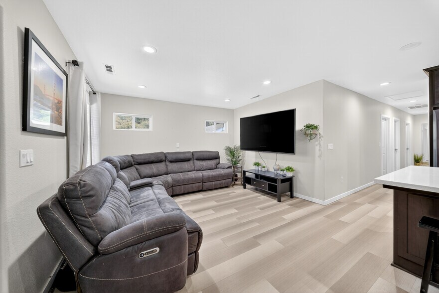 More Photos Of 917 Old Canyon Rd, Fremont Multifamily For Sale