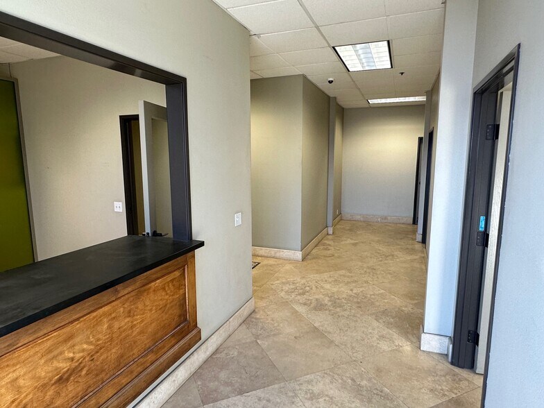 More Photos Of 167 Lambert St, Oxnard Warehouse For Lease