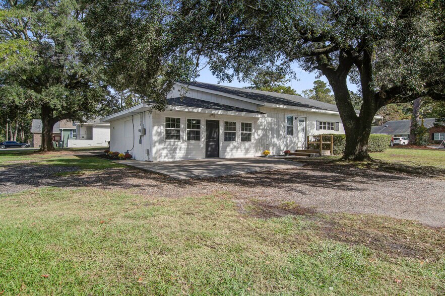 More Photos Of 500 N Pine St, Summerville Office For Sale