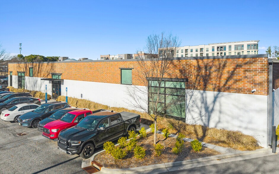 More Photos Of 2135 American Industrial Way, Chamblee Office For Sale