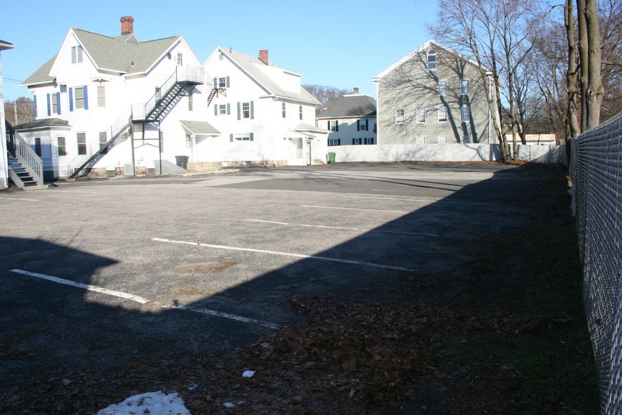 More Photos Of 44 North St, Danbury Office For Lease