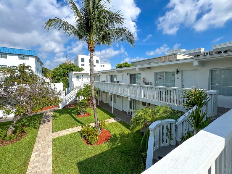 More Photos Of 233 SE 20th Ave, Deerfield Beach Apartments For Sale