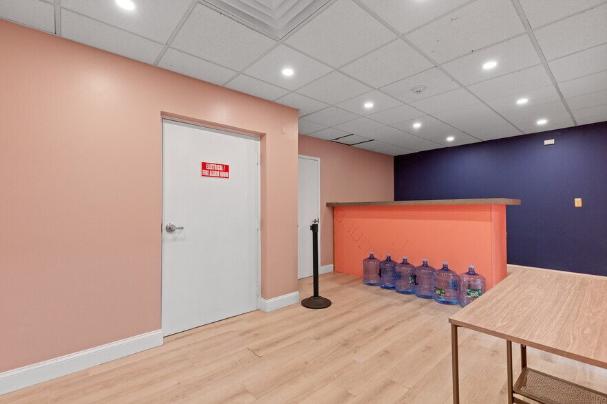 More Photos Of 1116 W Route 46, Parsippany Storefront Retail Office For Lease