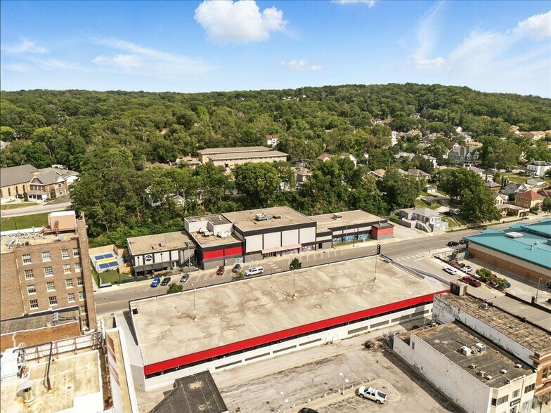 More Photos Of 7 S 4th St, Council Bluffs General Retail For Lease