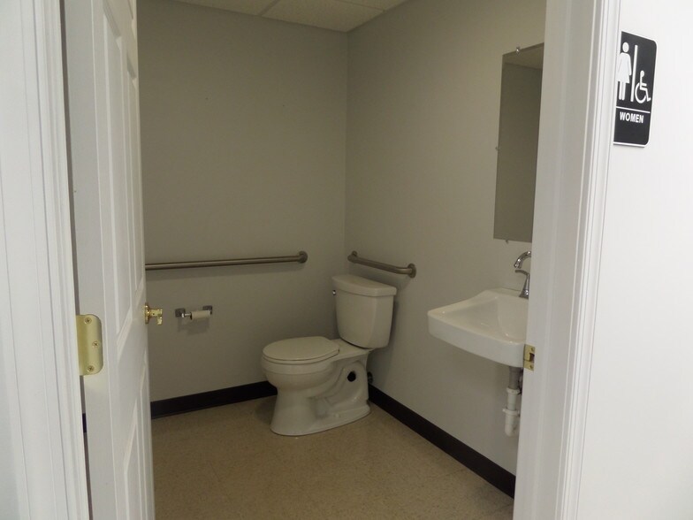 More Photos Of 5646 Mount Pleasant Rd, Bernville Warehouse For Lease