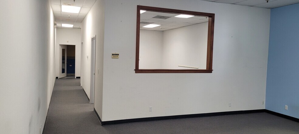 More Photos Of 7950 Redwood Dr, Cotati Storefront Retail Office For Lease