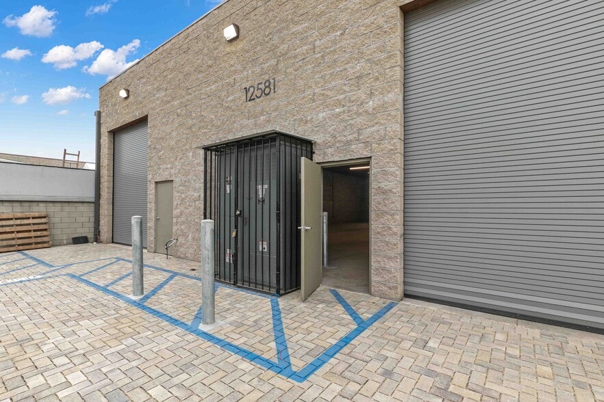 More Photos Of 12581 Branford St, Pacoima Manufacturing For Lease