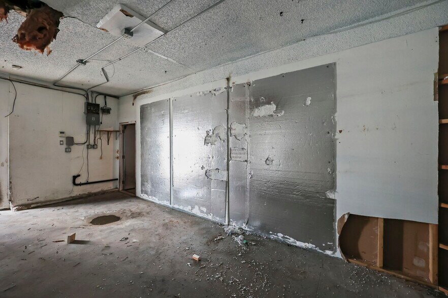 More Photos Of 6216 Crenshaw Blvd, Los Angeles Office For Sale