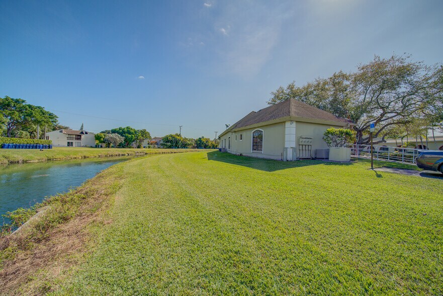 More Photos Of 9245 SW 158th Ln, Miami Office For Lease