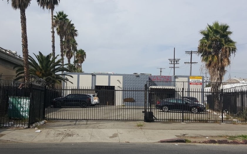 More Photos Of 1374 E 16th St, Los Angeles Warehouse For Sale