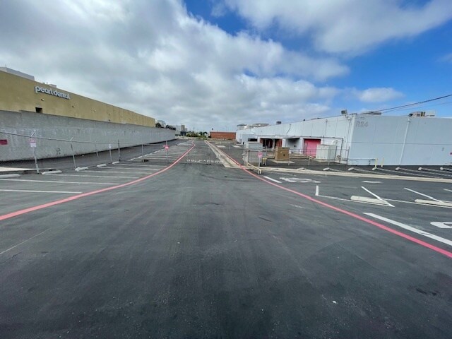 More Photos Of 1917-1921 E Mariposa Ave, El Segundo Warehouse For Lease