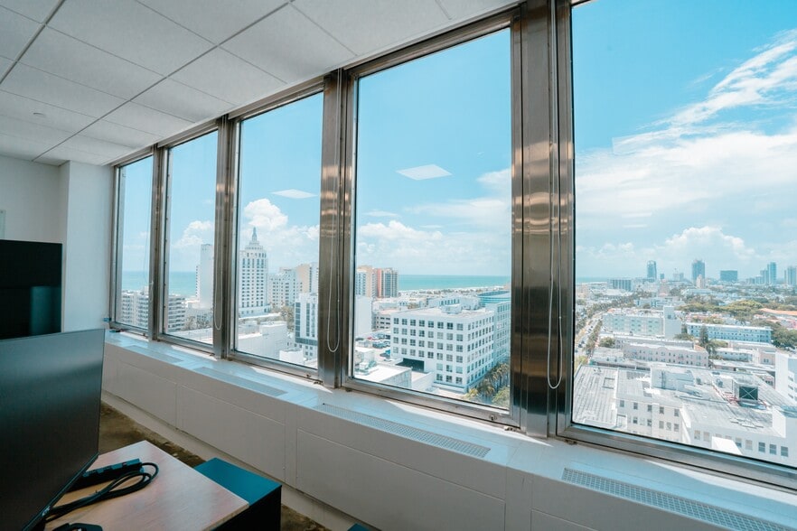 More Photos Of 401-407 Lincoln Rd, Miami Beach Office Residential For Lease
