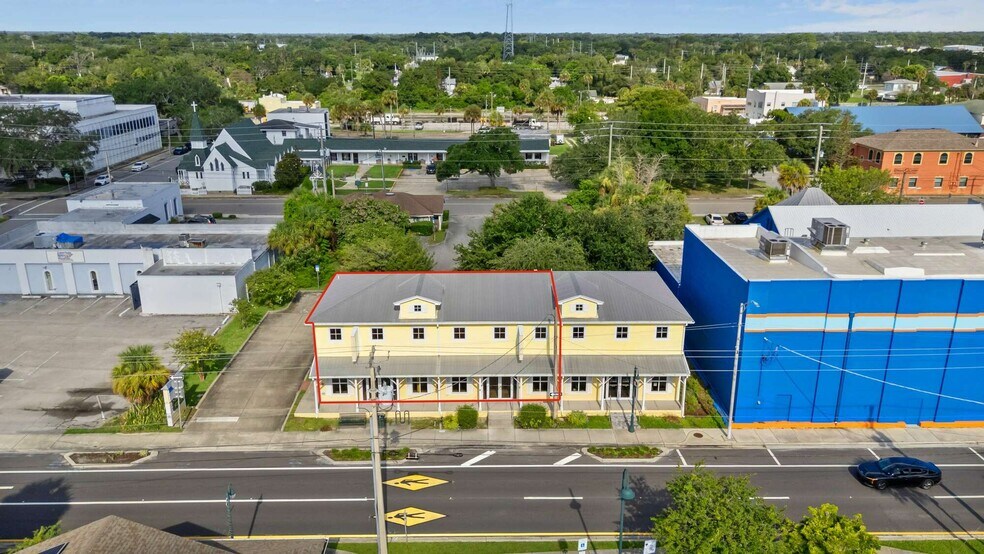 More Photos Of 410 S Hopkins Ave, Titusville Storefront For Lease