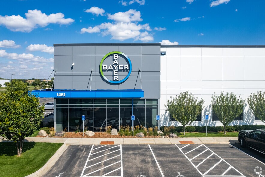 More Photos Of 1451 Dean Lakes Trl, Shakopee Manufacturing For Lease