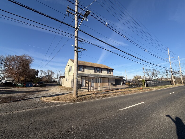 More Photos Of 69 Saint Mihiel Dr, Riverside Warehouse For Sale