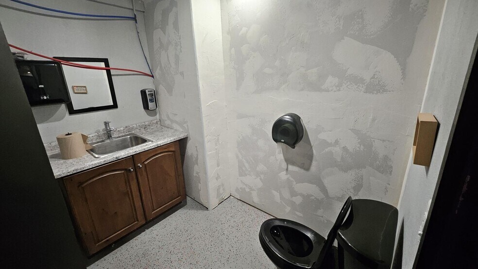 More Photos Of 1105 Sinclair St, Bottineau Flex For Sale