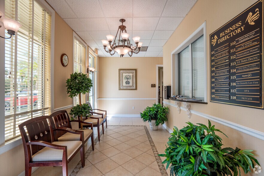 More Photos Of 5621 Strand Blvd, Naples Unknown For Lease