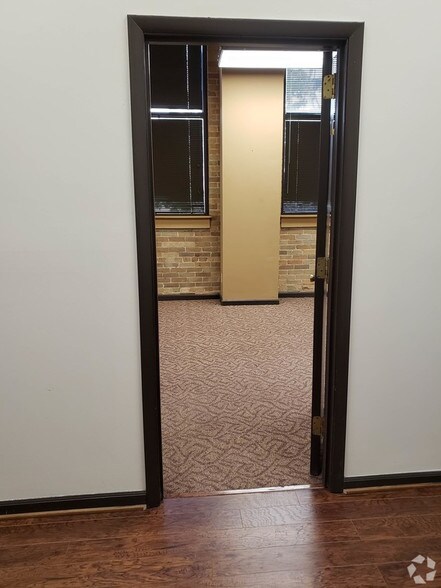 More Photos Of 2107 5th Ave N, Birmingham Office Residential For Sale