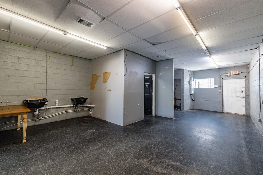 More Photos Of 22220-22228 Gratiot Ave, Eastpointe Storefront Retail Office For Sale