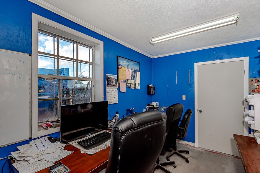 More Photos Of 2301 SW 57th Ave, West Park Warehouse For Lease