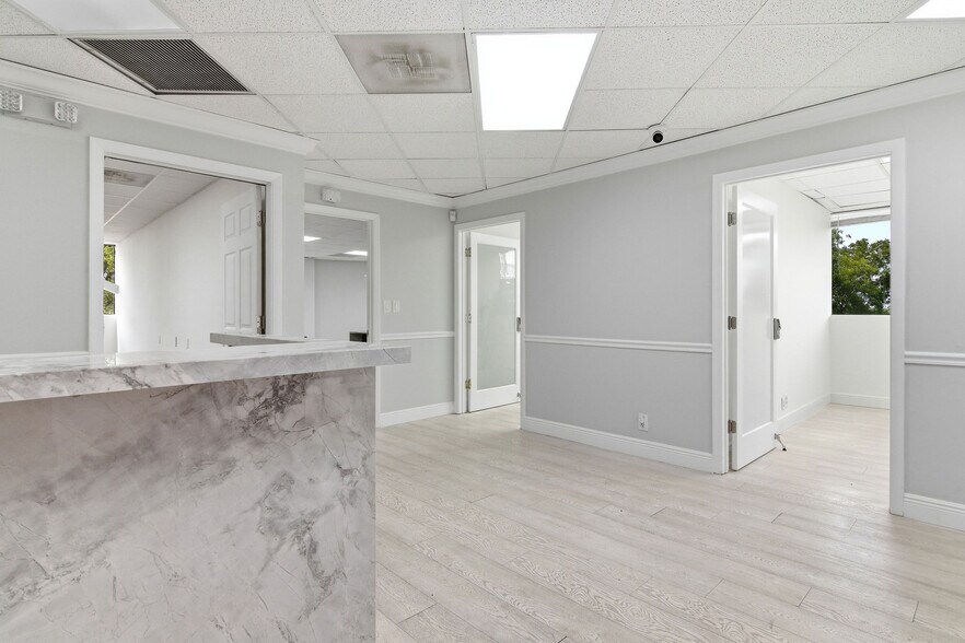 More Photos Of 1640 W Oakland Park Blvd, Fort Lauderdale Office For Sale