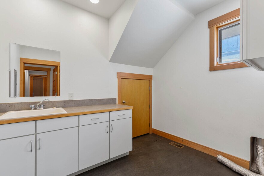 More Photos Of 1281 Stoneridge Dr, Bozeman Apartments For Sale